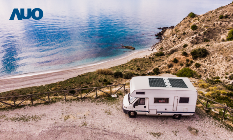 「可撓輕量化太陽光電板SunCurva」使用輕量特殊耐候型複合板取代傳統太陽能板的玻璃前板，不僅降低70%重量，每米平方僅3Kg；具有抗衝擊性能及通過電磁相容性測試，可應用於交通運輸工具，如露營車、遊艇等